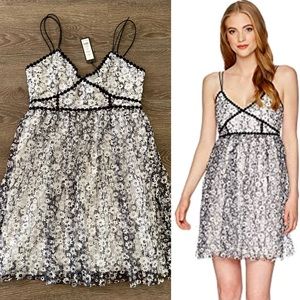 Romeo & Juliet Couture Dress Size Medium or Large